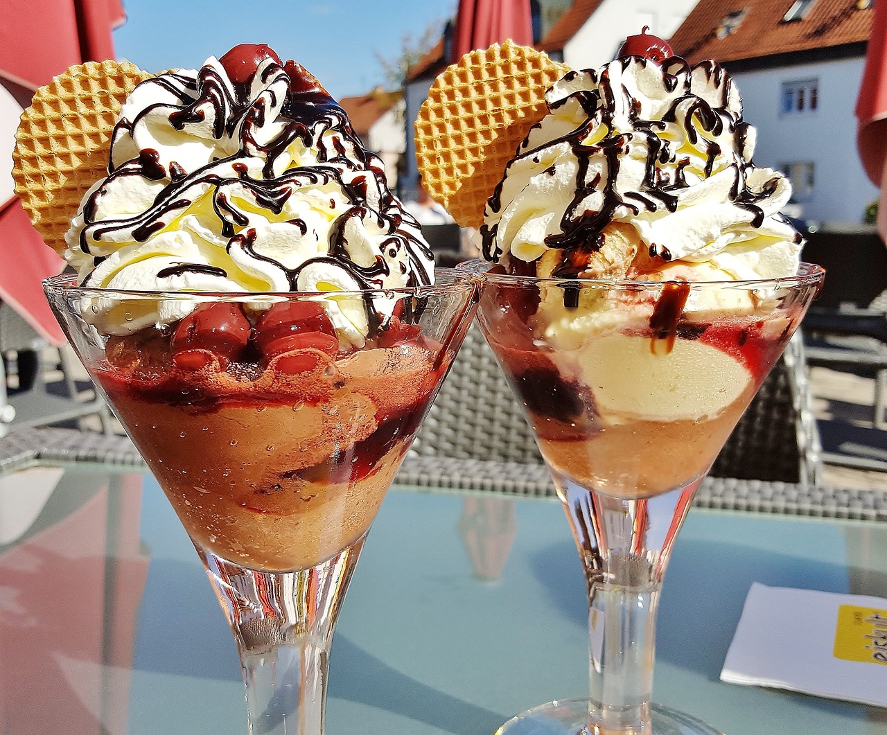 ice cream, cream, berry-1713160.jpg